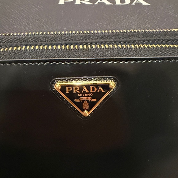 Prada Re-Nylon and brushed leather wallet with shoulder strap - Picture 7 of 7